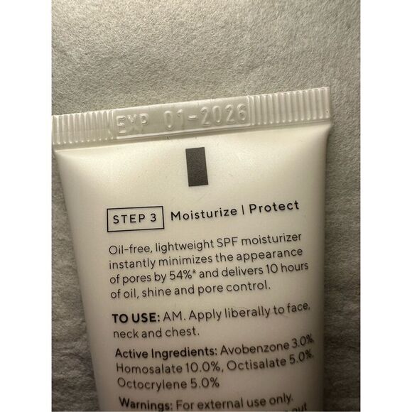 Murad Oil and Pore Control Mattifier Broad Spectrum SPF 45 PA++ 50ml/1.7oz - Picture 4 of 4